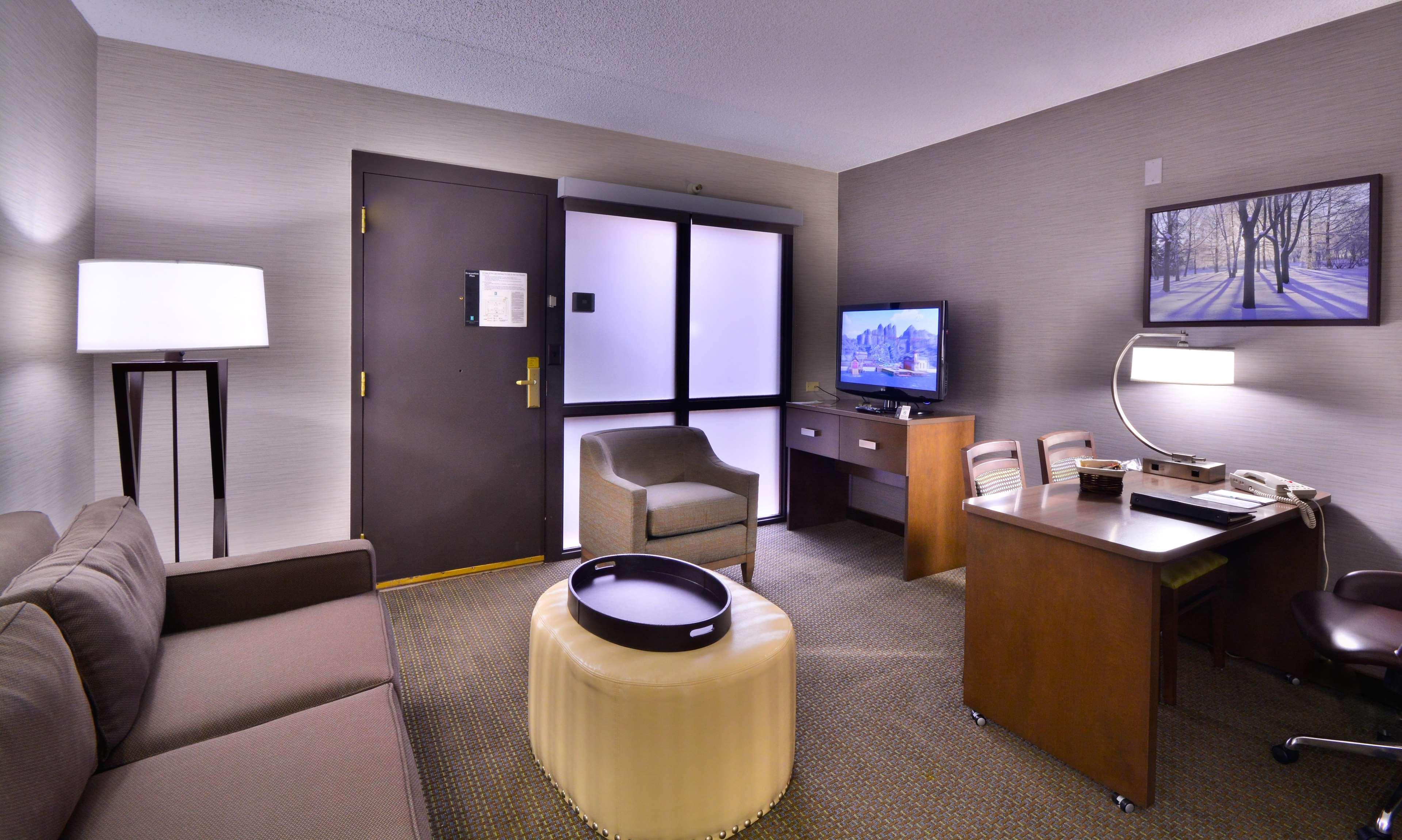 Embassy Suites By Hilton Denver Central Park Room photo
