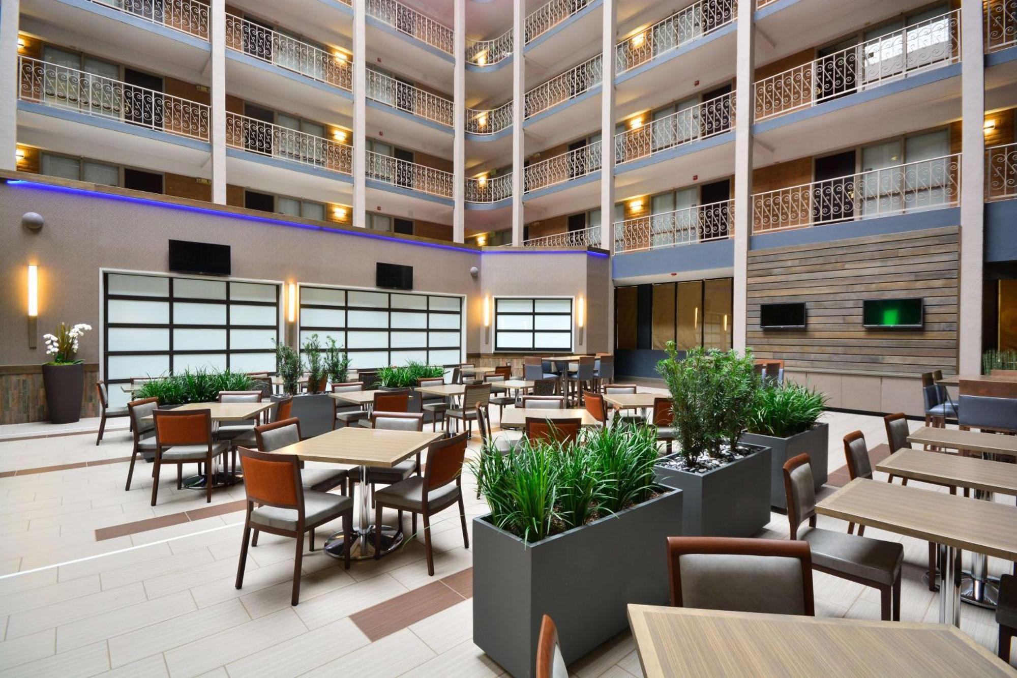 Embassy Suites By Hilton Denver Central Park Exterior photo