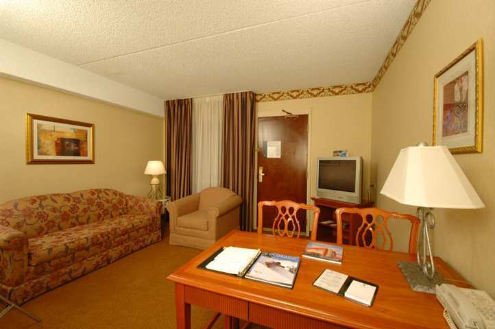 Embassy Suites By Hilton Denver Central Park Exterior photo